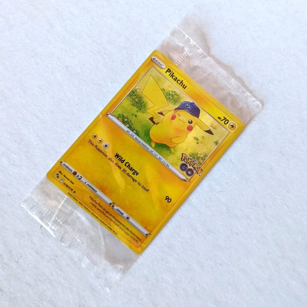 Pikachu collectible card new in plastic - Picture 1 of 2